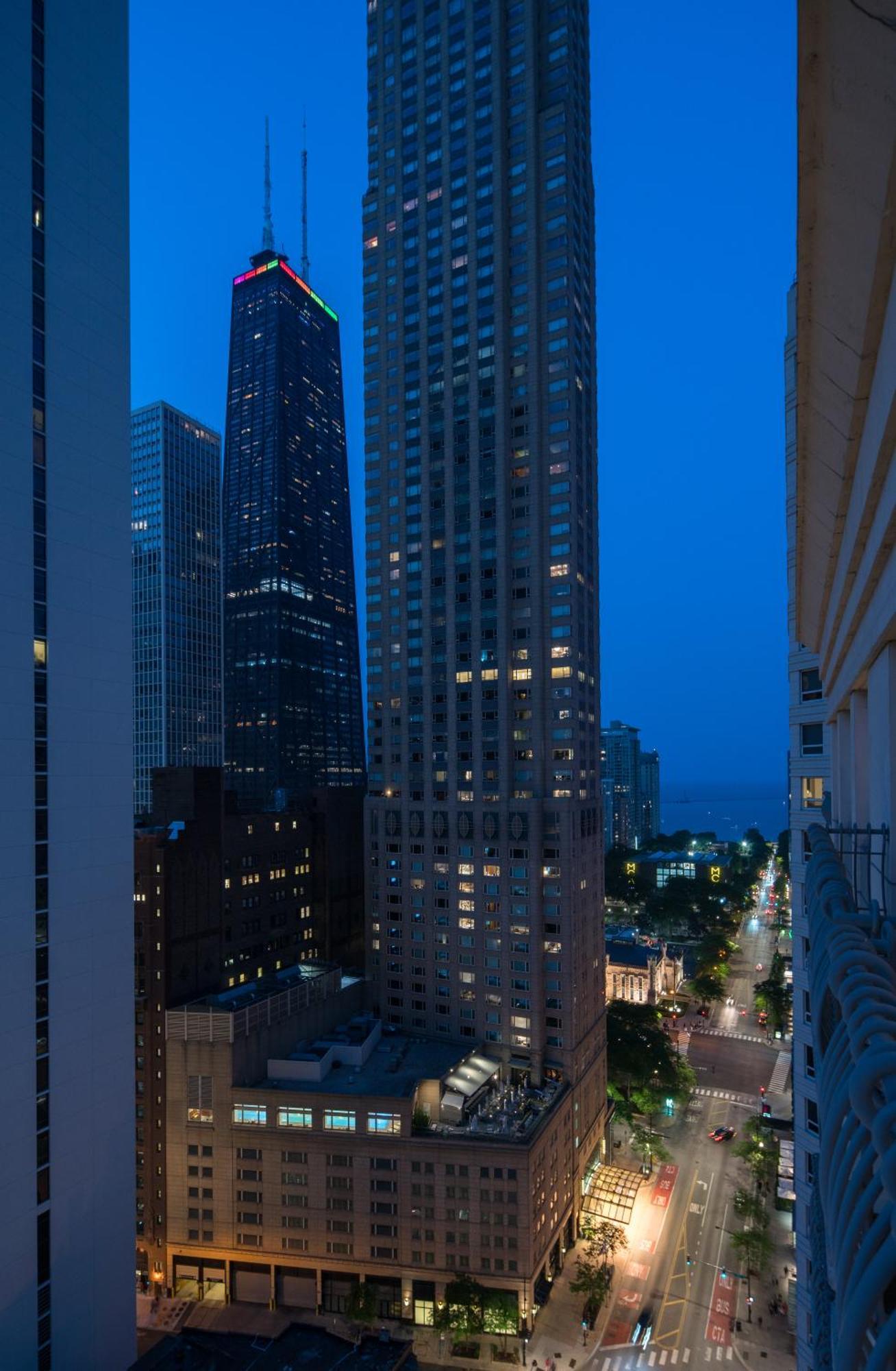 The Bernardin Gold Coast Luxury Apartments Near Magnificent Mile Chicago Exterior photo